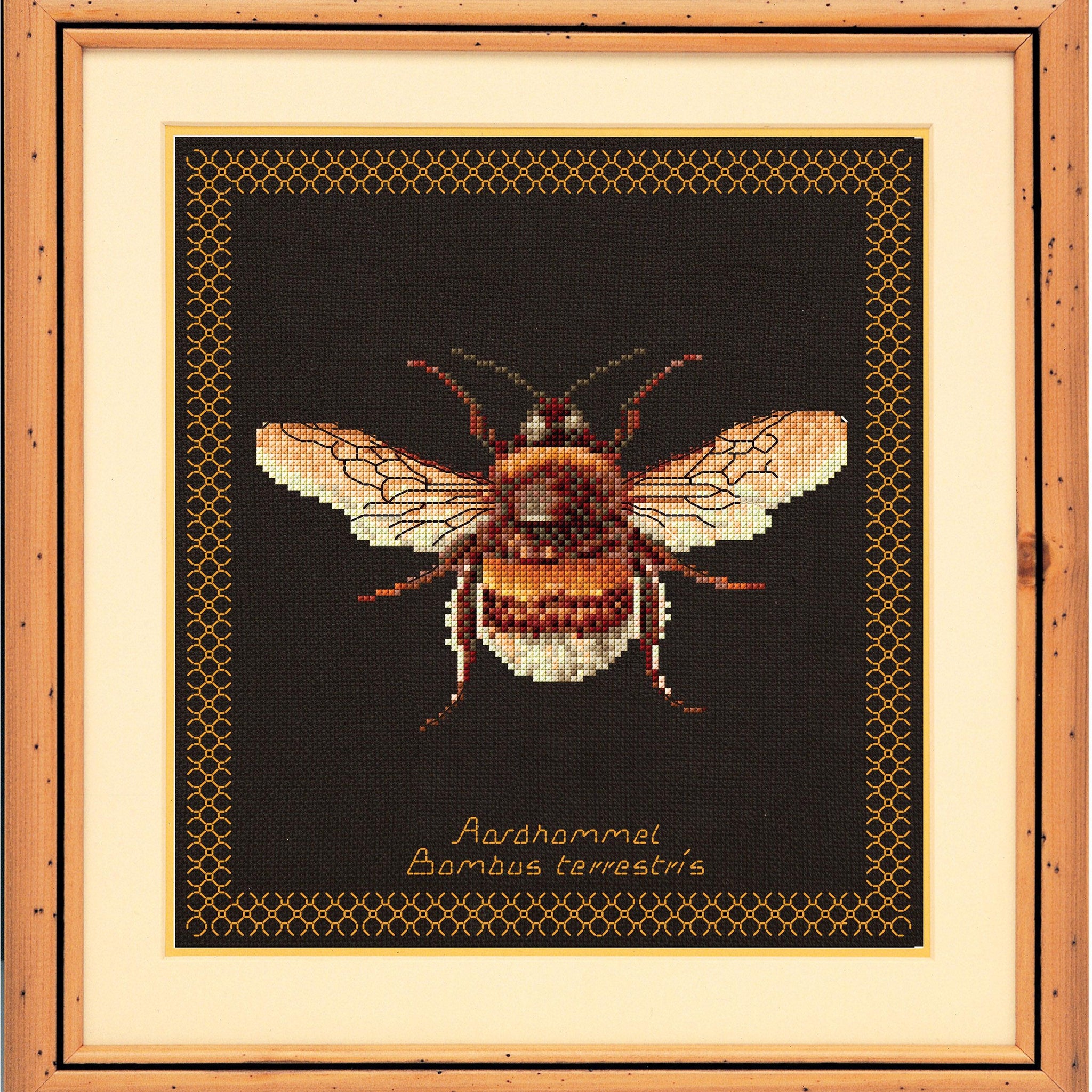 Thea Gouverneur - Counted Cross Stitch Kit - Bumble Bee - 2 - Aida Black - 14 count - 3018.07 - Thea Gouverneur Since 1959