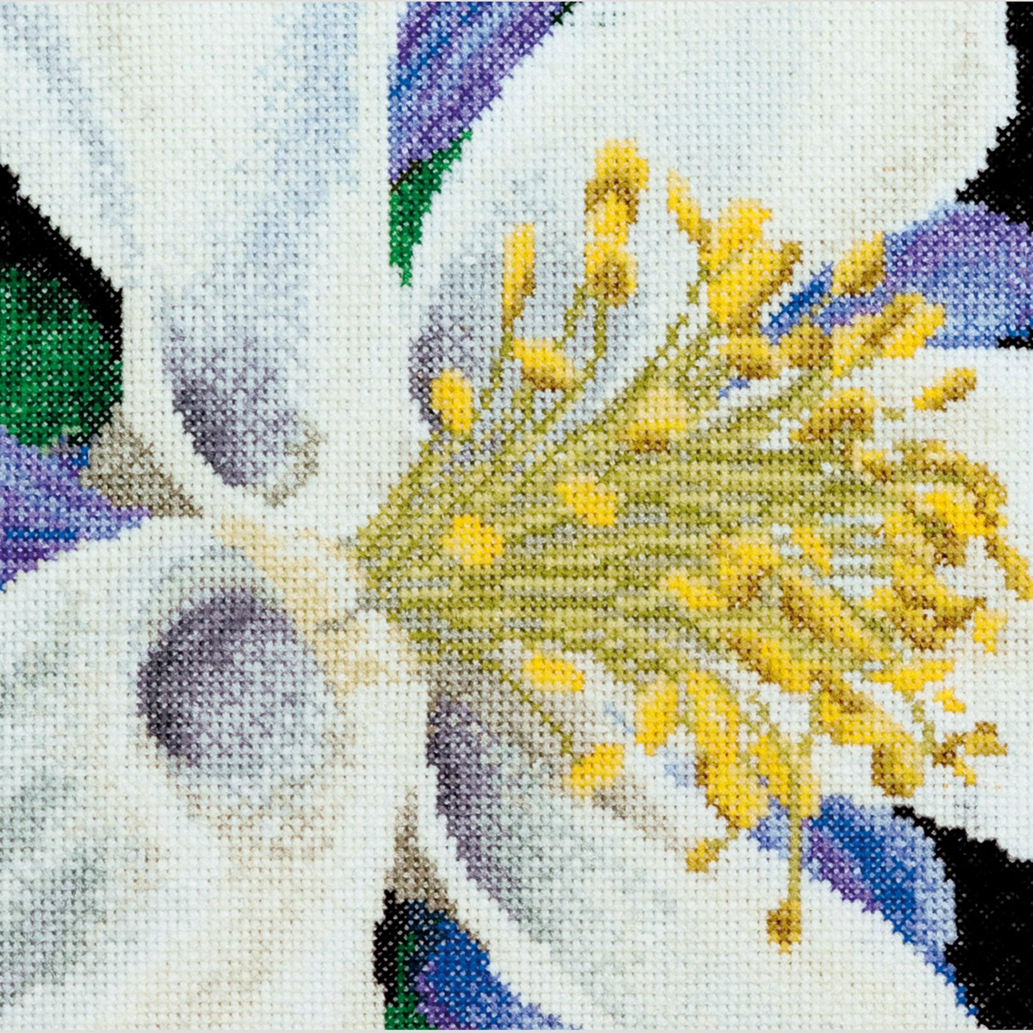 Thea Gouverneur - Counted Cross Stitch Kit - Columbine - Aida - 18 count - 493A - Thea Gouverneur Since 1959