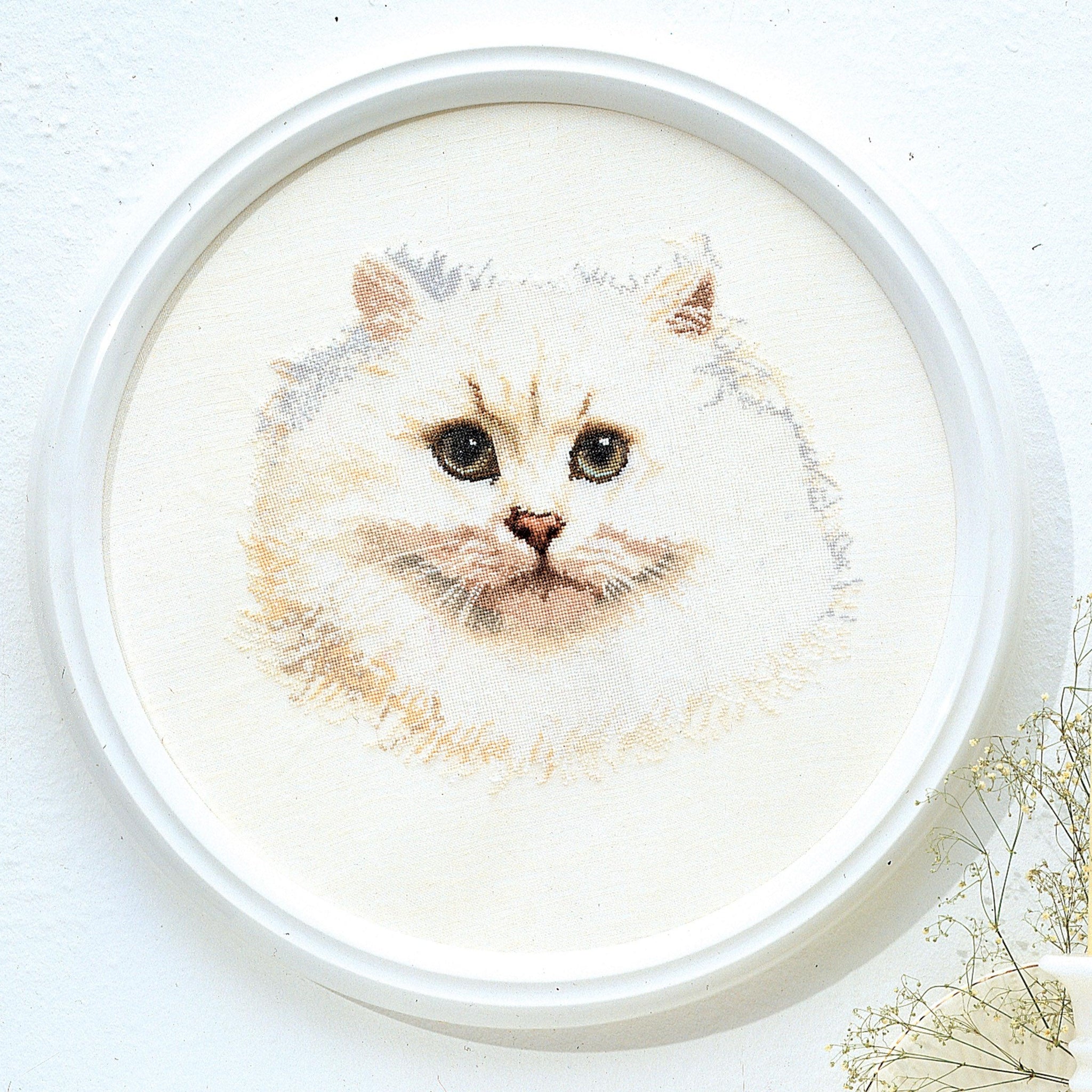 Thea Gouverneur - Counted Cross Stitch Kit - White Persian Cat - Aida - 16 count - 1045A - Thea Gouverneur Since 1959